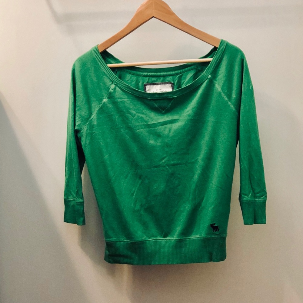 green abercrombie pullover. size s